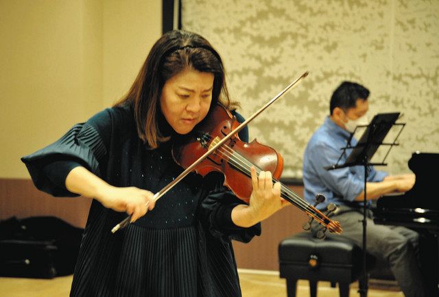 鈴木政吉作、１３５年前のバイオリン 大府出身の竹沢さんが奏でる：中