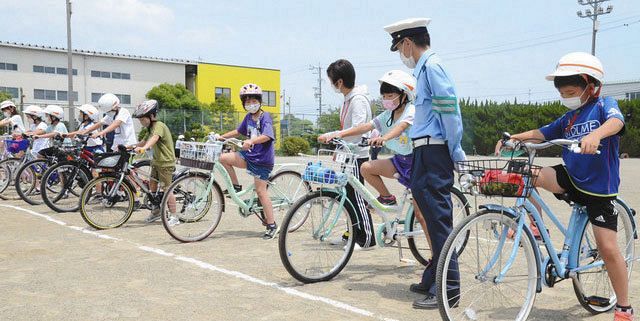 自転車の安全な乗り方学ぶ 吉田町住吉小児童：中日新聞しずおかWeb