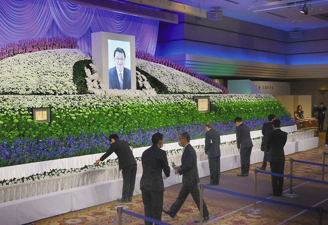県内外の政財界関係者ら続々 ｏｋｂ土屋会長お別れの会 中日新聞web