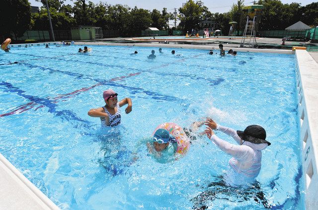 豊橋市民プール 思い出キラリ 9月5日に閉鎖 中日新聞web 豊橋市民プール 思い出キラリ 9月5日に閉鎖 中日新聞web