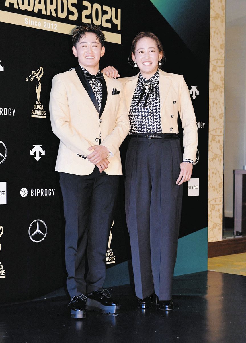 女子ゴルフ・岩井明愛＆千怜、ふたごコーデで視線集める オフはタイで