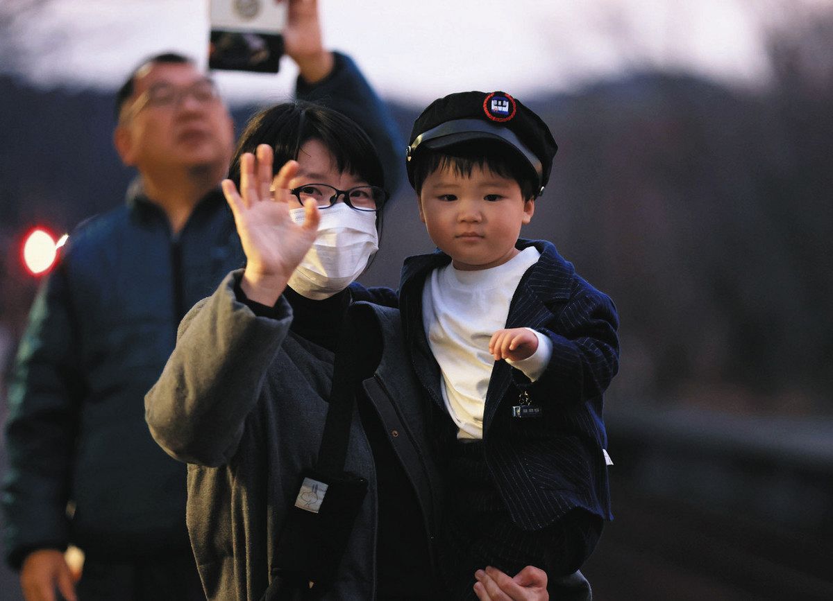 鉄道員 駅長 釣り人 Railway Man (Poppoya) Release [Announcement] - YouTube