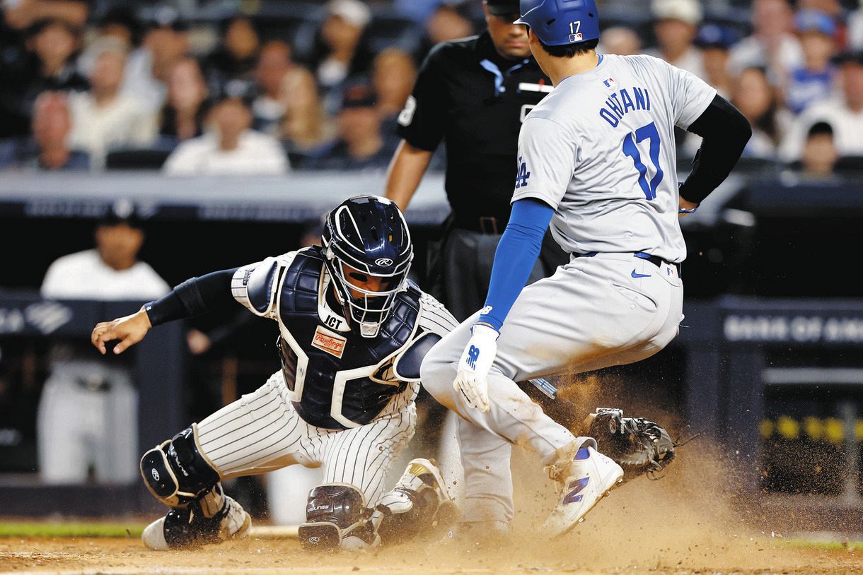 間一髪”…大谷翔平の足、ジャッジの150キロ送球を上回る タッチアップで 