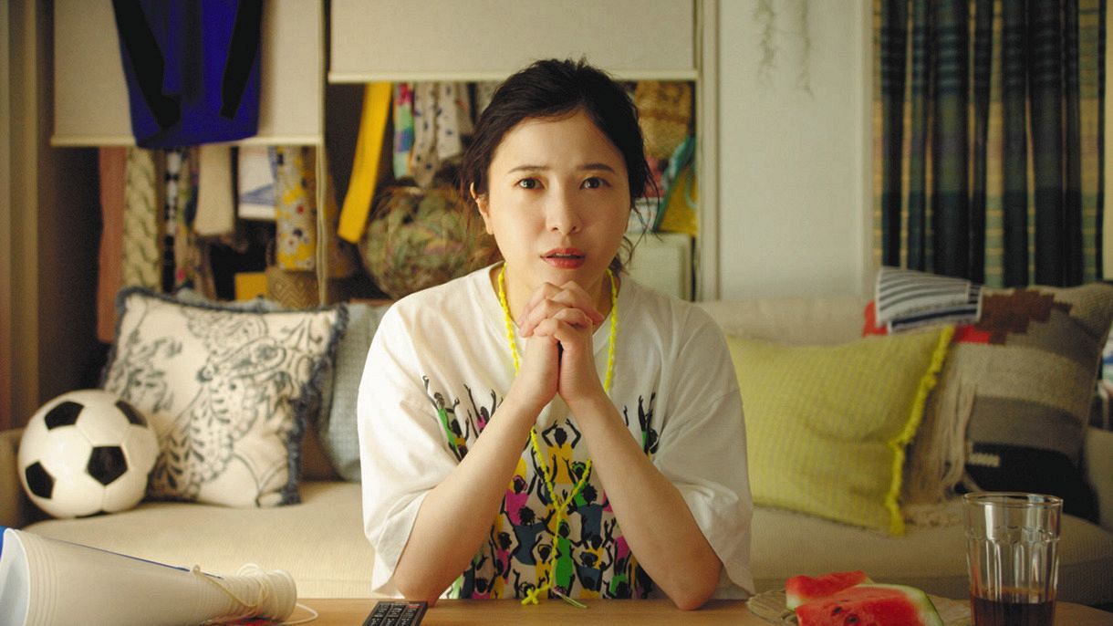 吉高由里子リラックスウエアでルンルン 片手にハイボールでスポーツ観戦 中日スポーツ 東京中日スポーツ