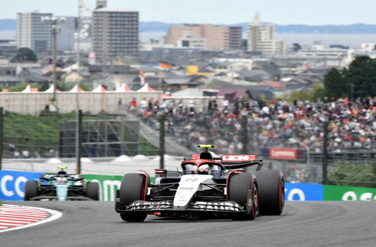 角田裕毅はまさかの初日18番手タイム「ダウンフォースと直線スピードが足りない」予選巻き返しへ鬼の形相【F1日本GP】:中日スポーツ・東京中日スポーツ
