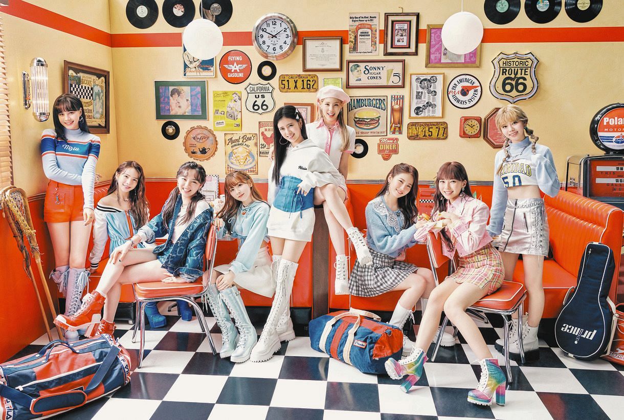 New NiziU Take a picture with limited box 9 forms 2 pieces