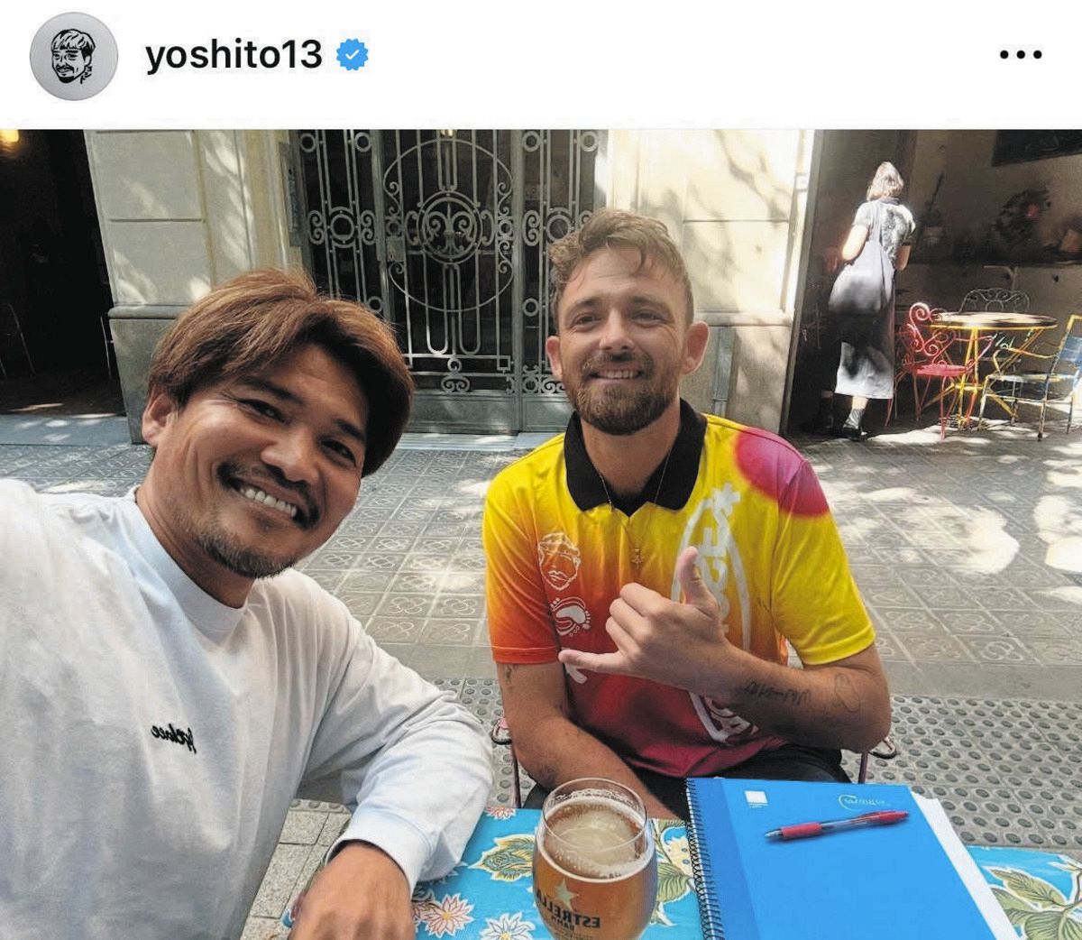 ◇大久保嘉人さん、スペインでできた友達と2ショット【写真】：中日