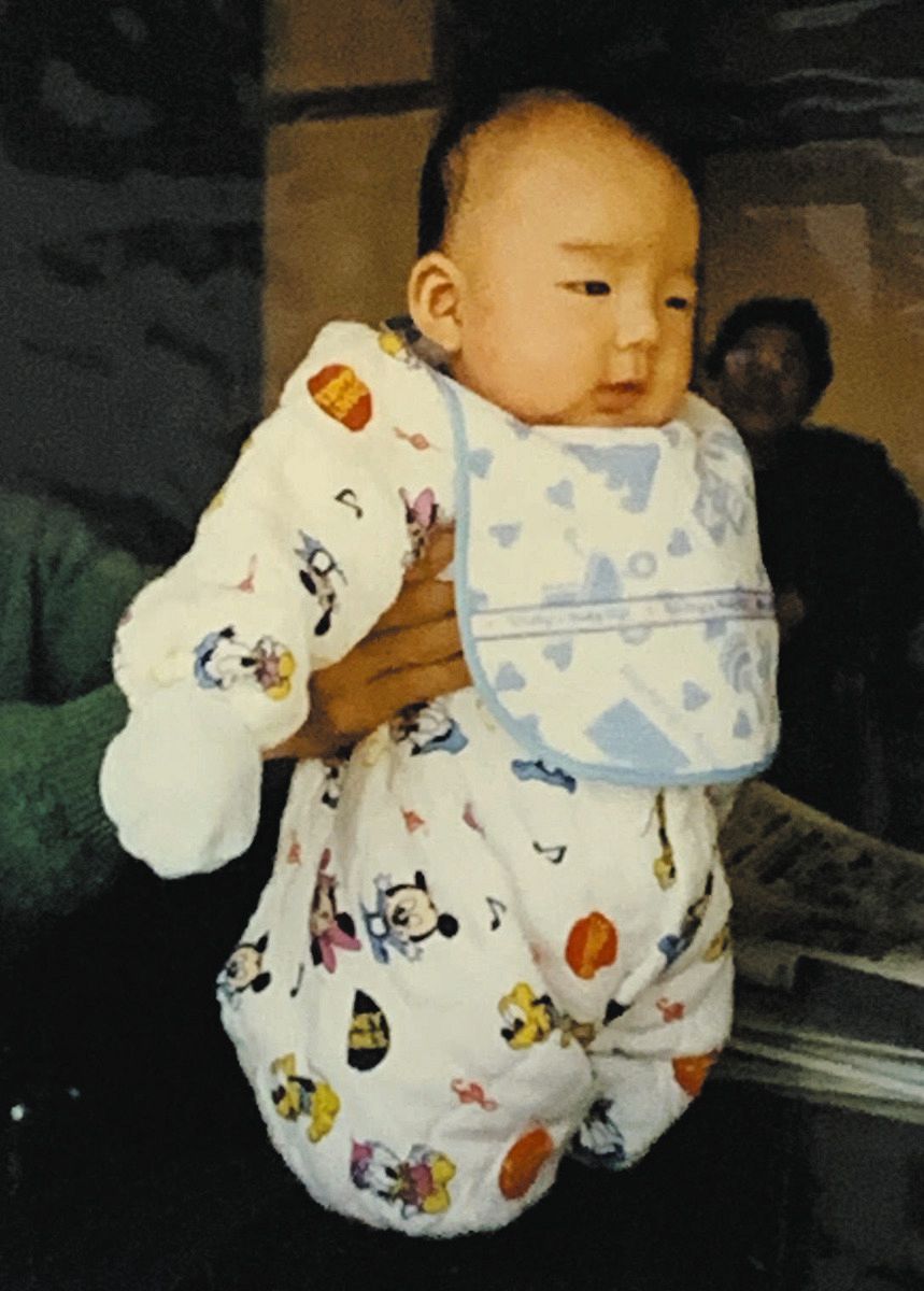 中日・小笠原慎之介編集長、実家に保管されていた写真や卒業文集で幼少