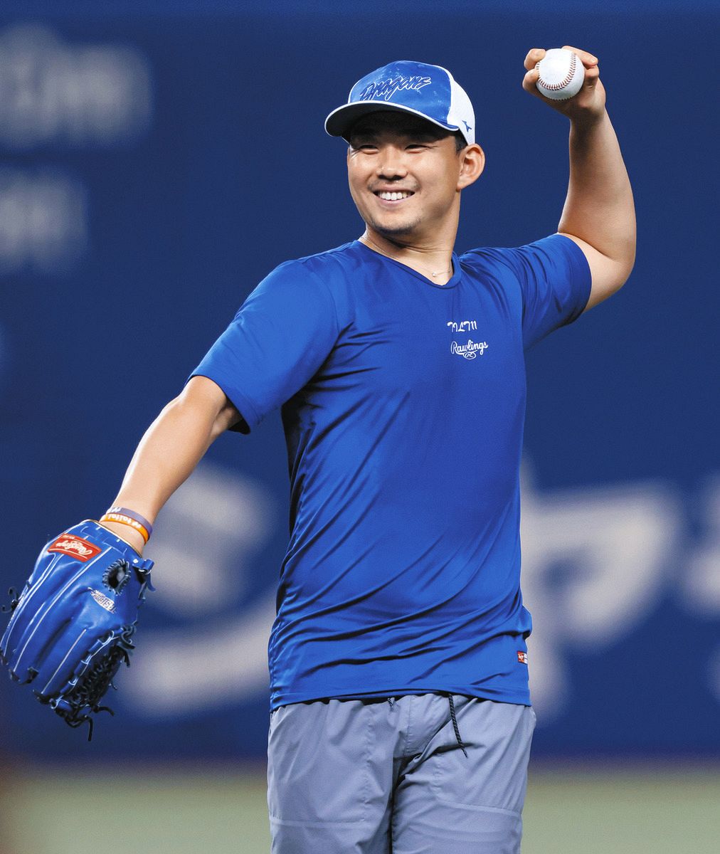 中日・小笠原慎之介編集長、実家に保管されていた写真や卒業文集で幼少