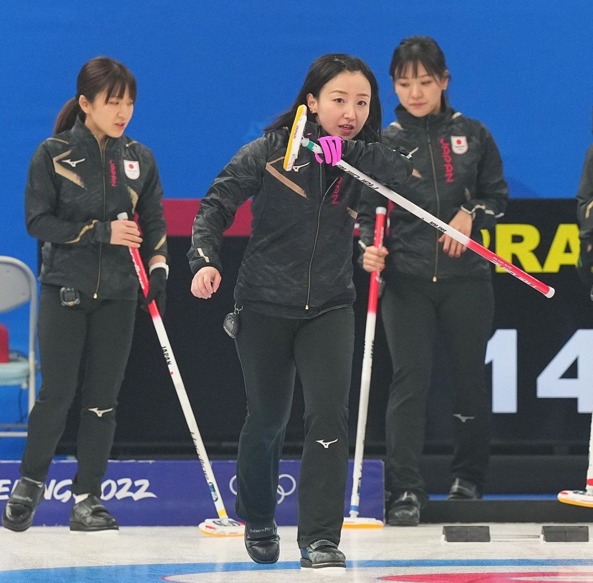 ロコ ソラーレがソチ金のカナダに勝利 今大会初白星 北京五輪カーリング女子 中日スポーツ 東京中日スポーツ