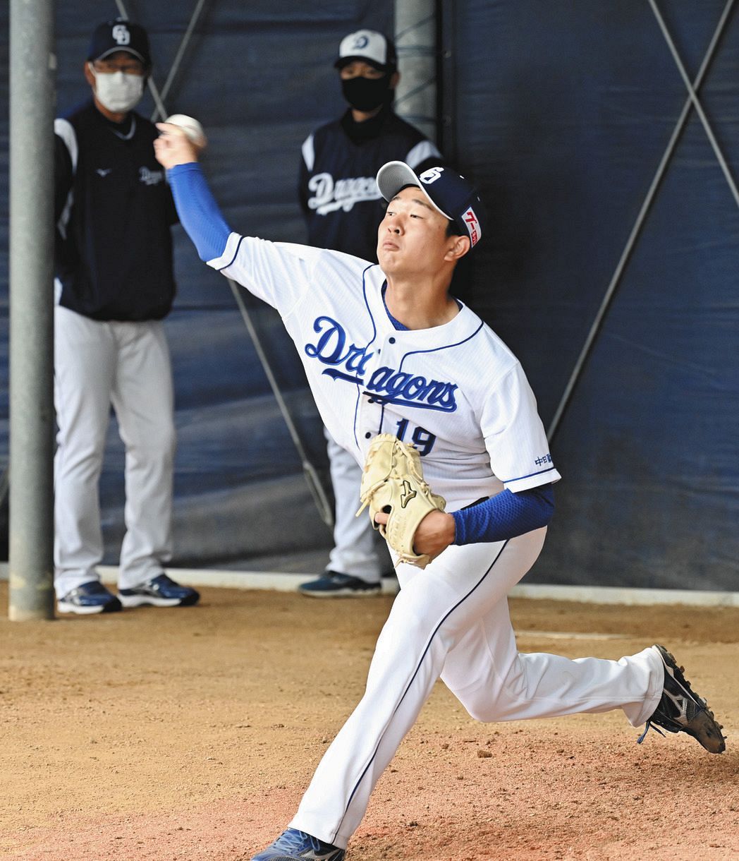 中日 ドラフト1位 高橋宏斗が意識する 後半8メートルのスピン ブルペン投球でチェック 中日スポーツ 東京中日スポーツ