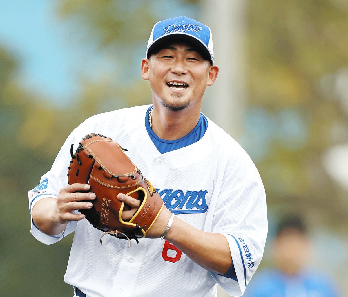 中田翔 中日・中田翔、「うれしいし、楽しい」キャンプ合流 初の柵越えにド派手ガッツポーズ「ファンサービスです」：中日スポーツ・東京中日スポーツ
