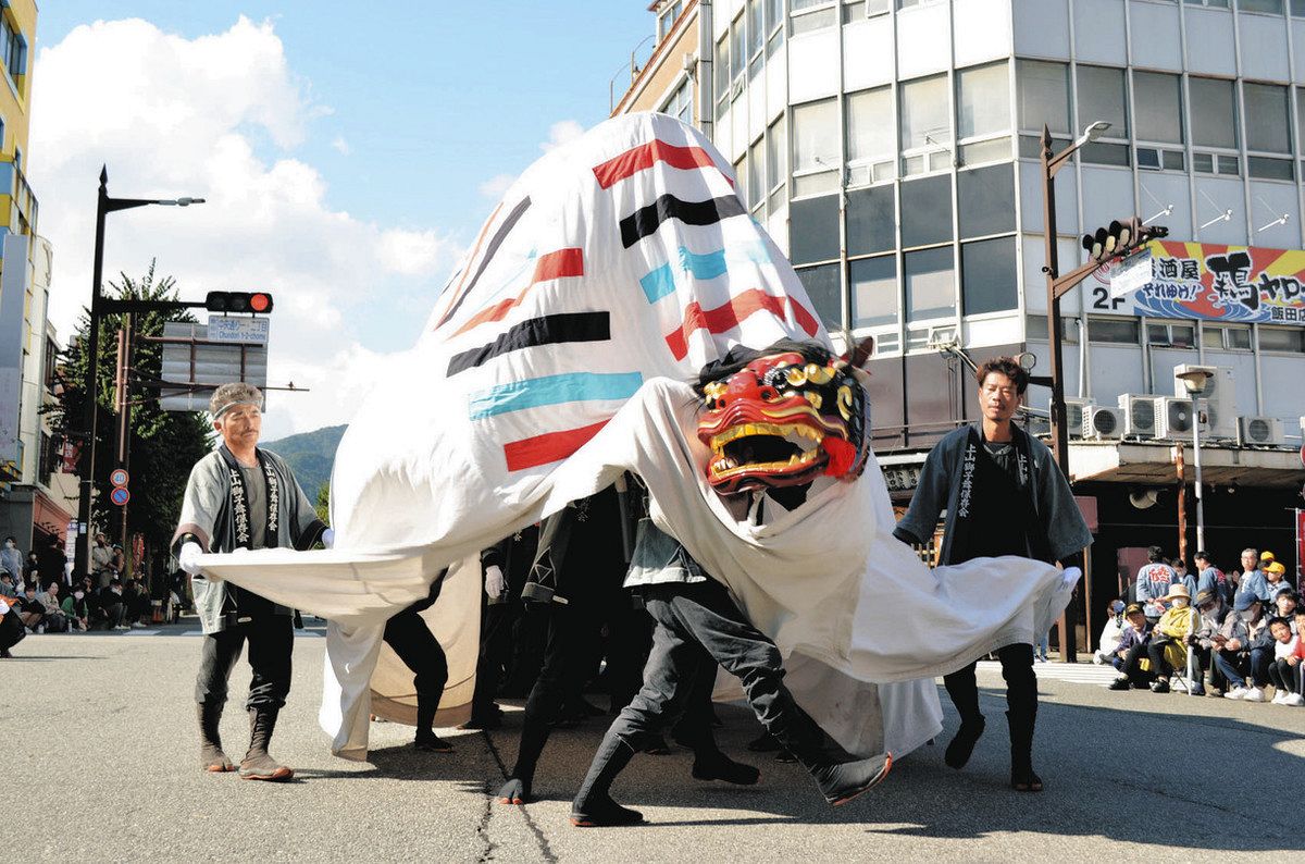 獅子が舞う 第16回南信州獅子舞フェスティバル＞ 勇壮に優美に：中日新聞Web