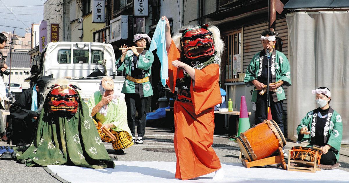 獅子が舞う 第16回南信州獅子舞フェスティバル＞ 勇壮に優美に：中日新聞Web