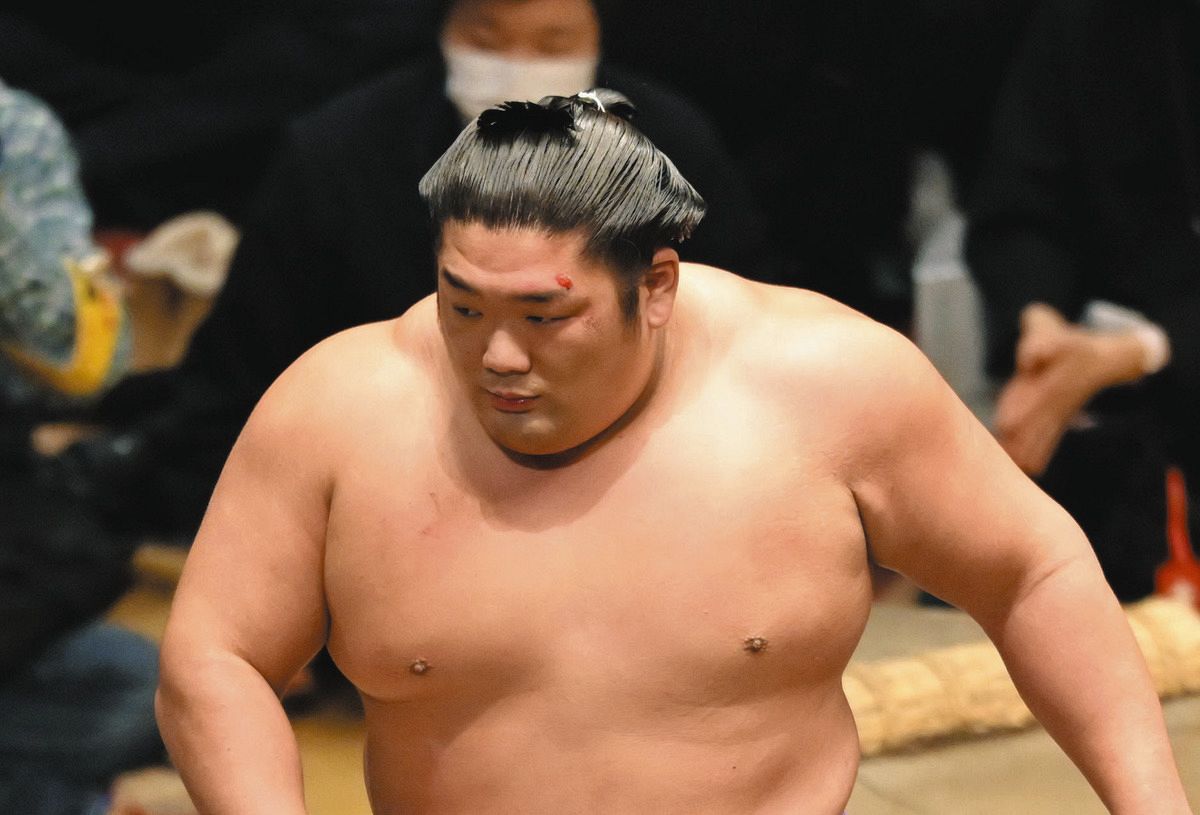 尊富士、圧倒の白星にも浮かない表情 圧力アップとケガのリスク減らす
