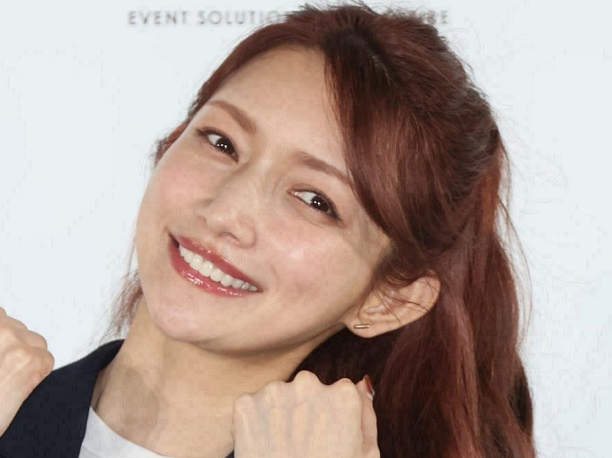 デカっwww」元モ―娘。後藤真希、“メガビッグ”ポップコーンで映画観賞