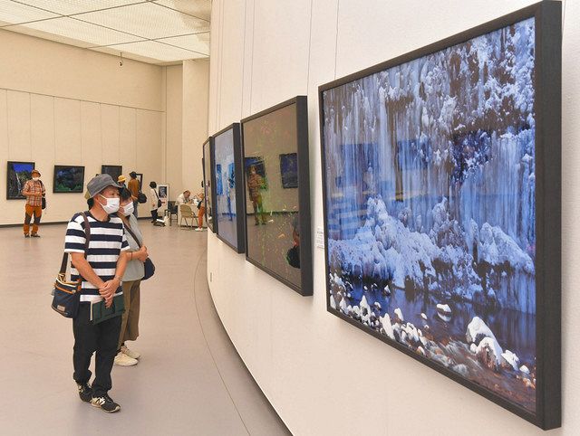 大迫力！大判サイズの風景写真ずらり 県美術館で写真展：中日新聞Web
