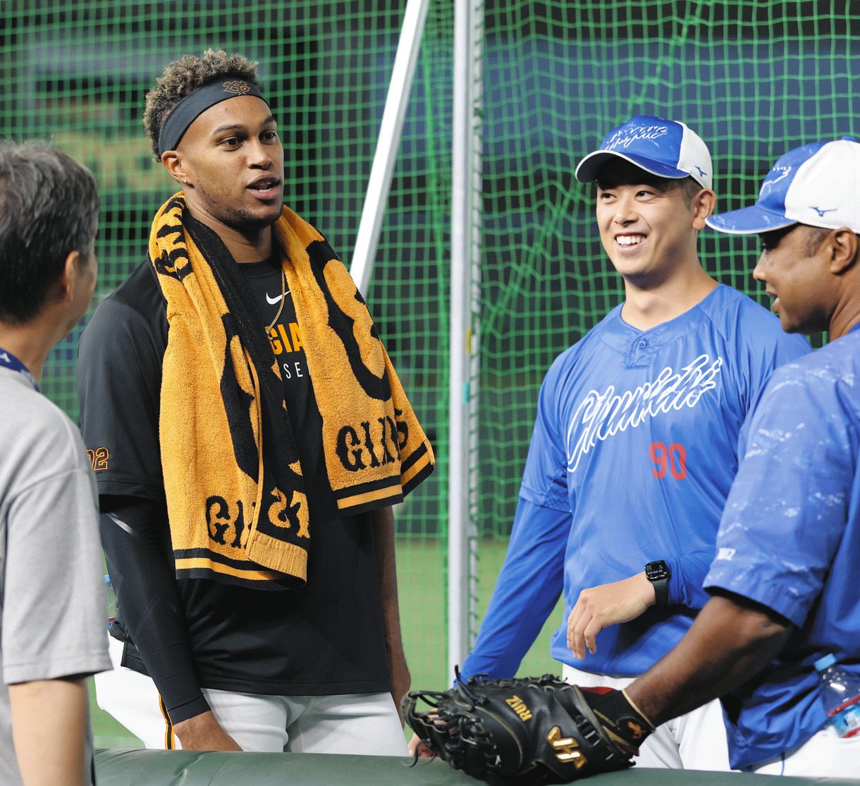 互いに最高のシーズン」称え合う巨人・ライデルと中日・松山 46セーブ