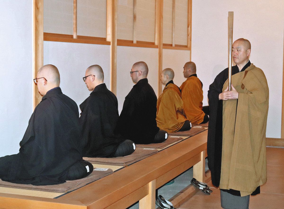 心静め 座禅に集中 総持寺祖院「臘八摂心」始まる:北陸中日新聞Web