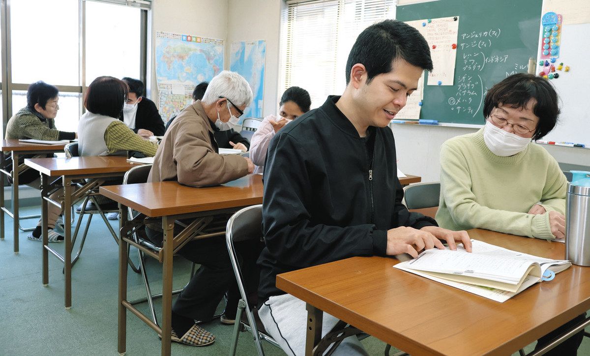 地域の日本語教室、資金・後継者不足で減少 長野県が2025年度に 