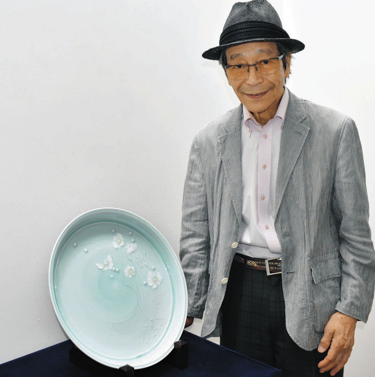 白磁・青白磁器の美、見比べて 名張の陶芸家・角谷英明さん、伊賀で