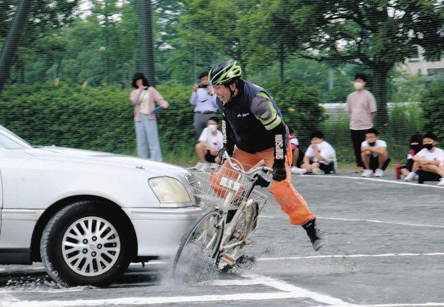 自転車事故の危険体感 小牧・春日井で交通安全教室：中日新聞Web