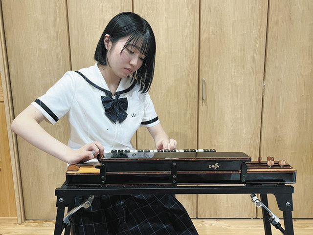 心動かす大正琴の演奏求めて 三重県文化新人賞に度会町の高1・吉富さん