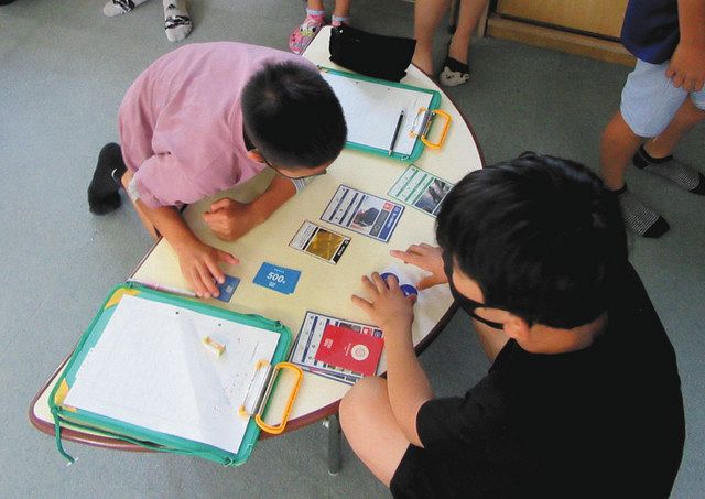 カードゲームで ｓｄｇｓ 学習 多賀小で授業 中日新聞web