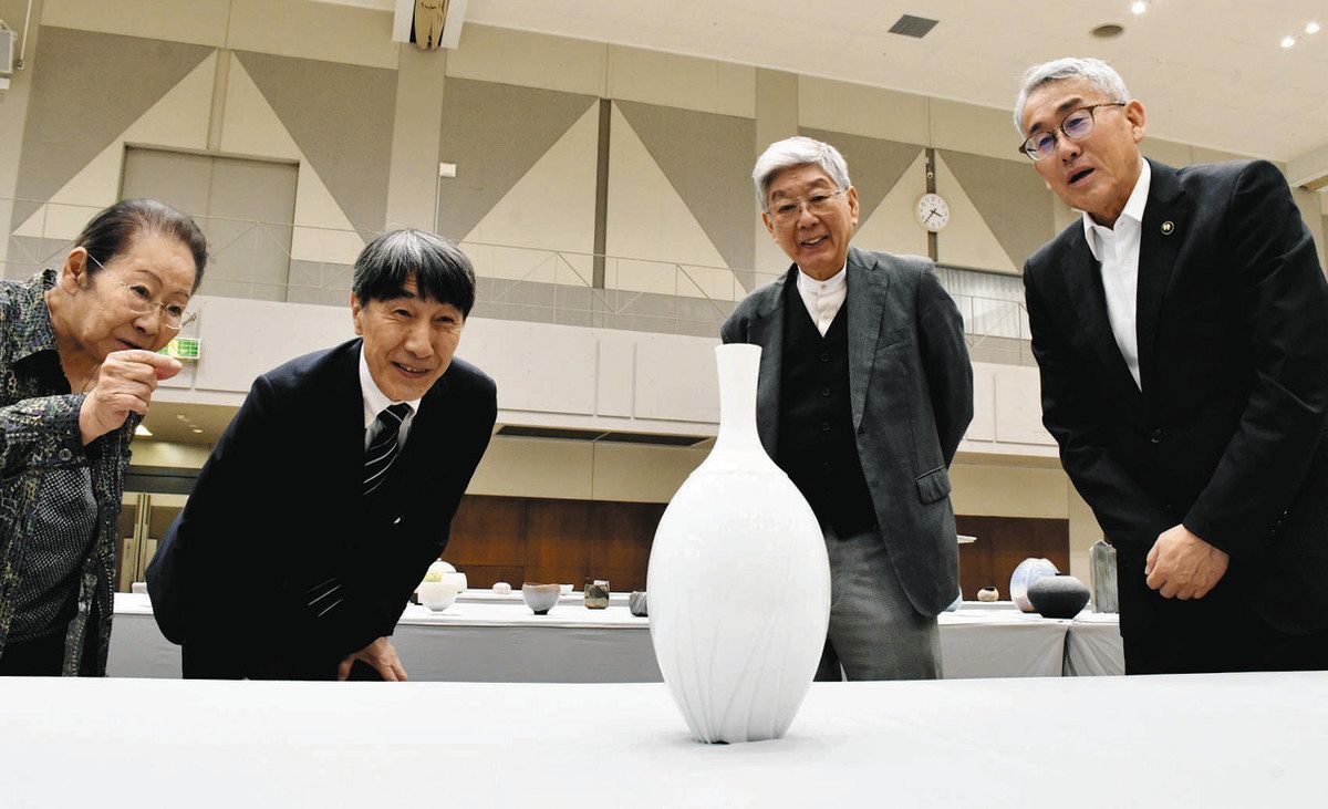 現代茶陶展、最高賞は花器「つぼみ」 セラトピア土岐で入賞・入選作品