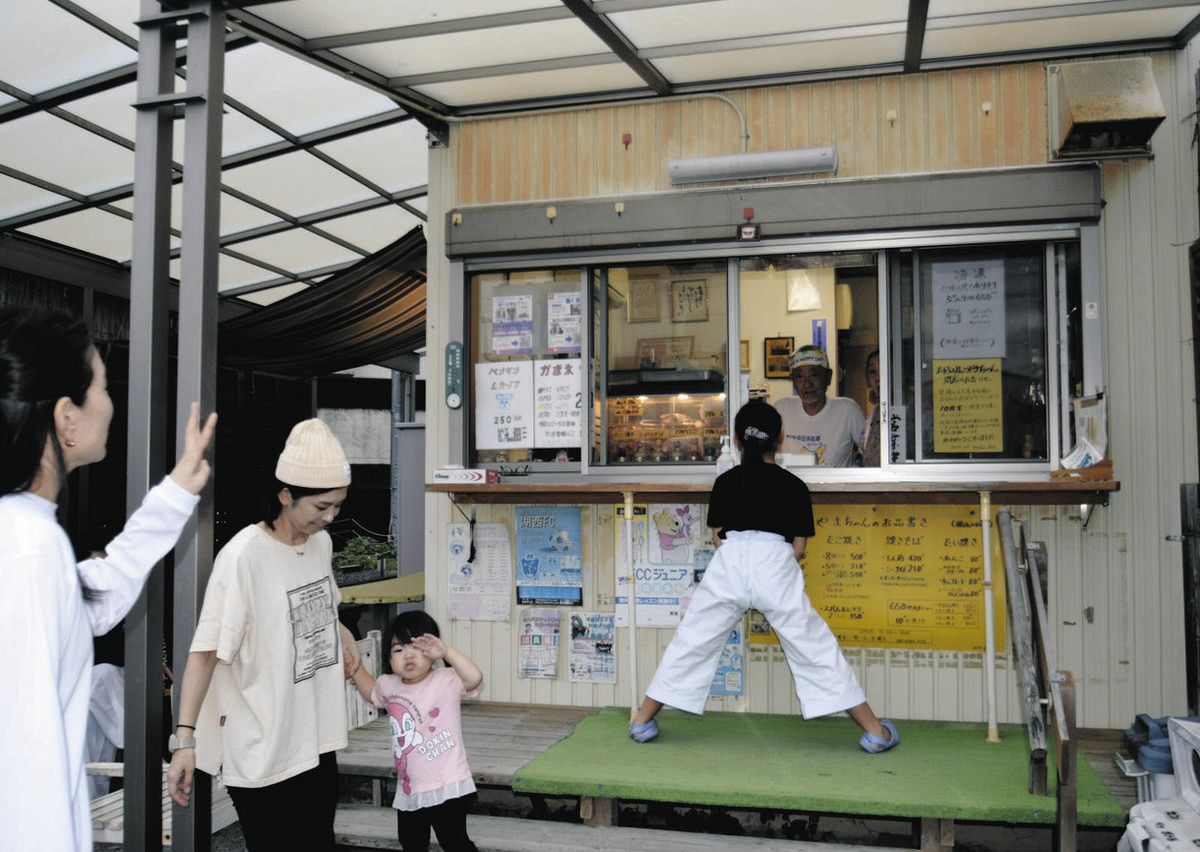 駄菓子屋感覚、子どもの憩いの場 湖西のお好み焼き「やまちゃん」、26