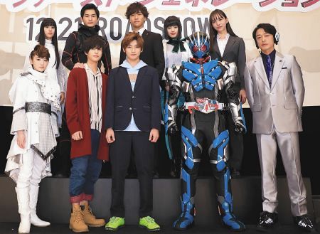 平成最後と令和最初の仮面ライダーが ゲスト出演の生駒里奈は 鼻血が出そうと 中日スポーツ 東京中日スポーツ