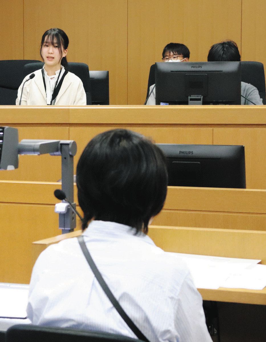 裁判員裁判、仕組み学ぶ 地裁で高校生ら、模擬裁判体験：中日新聞Web