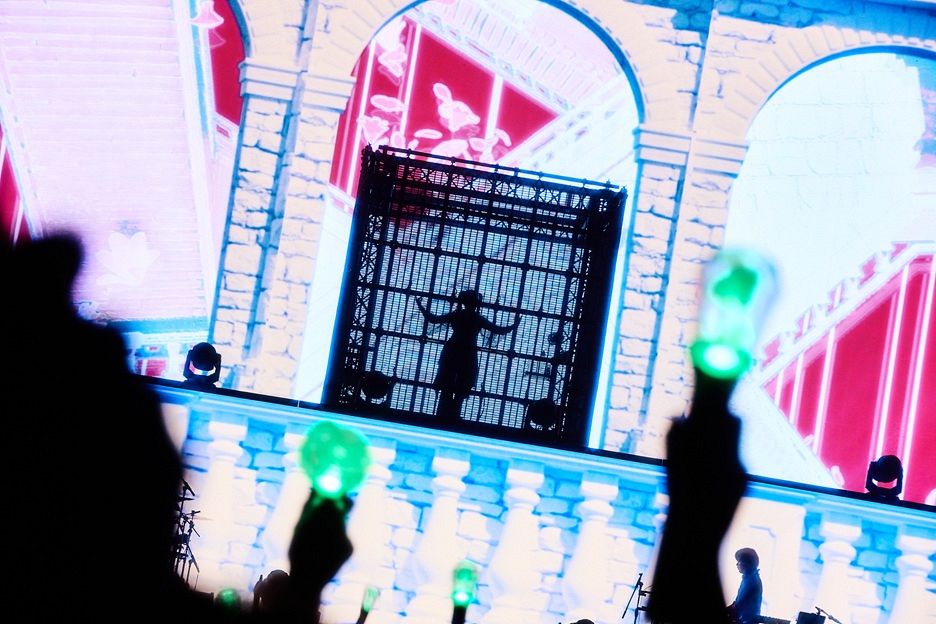 Ado、2度目のワールドツアーで桁外れの人気を証明 24/33都市で