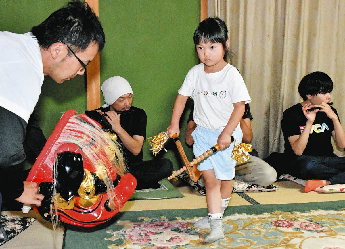 子役に女児が初参加 郡上八幡・高雄神社の「ササラすり」：中日新聞Web