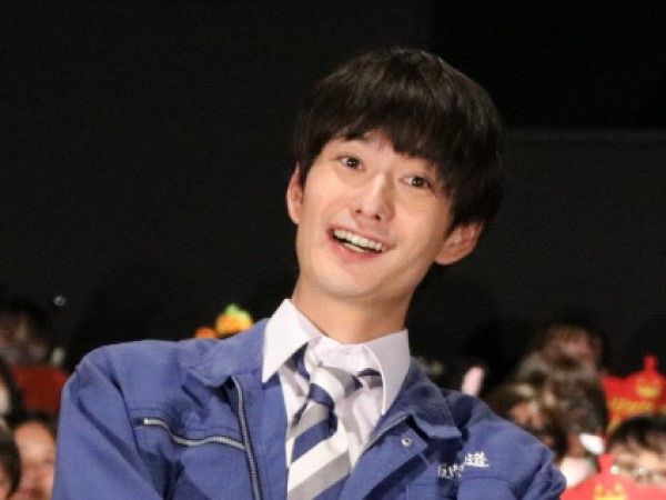 岡田将生 サイン色紙(俳優) - メルカリ