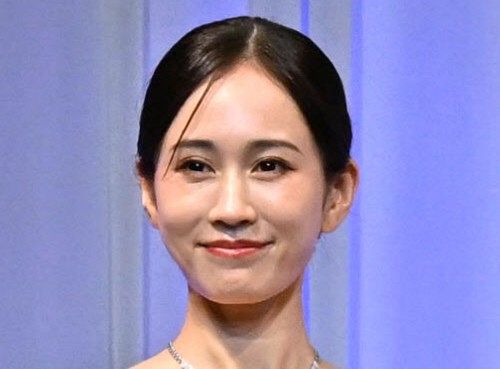 「ピンク珍しい」前田敦子、ピンクドレス姿を披露「ゆるふわ ...
