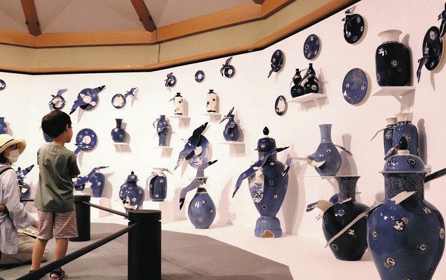 青鮮やか、海鳥が寄り添う陶器 信楽で桝本さん作品展示：中日新聞Web