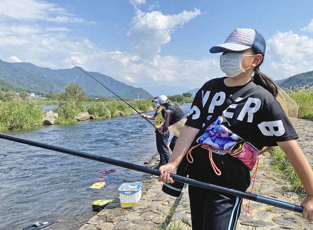 聖地でアユ釣り体験いかが 永平寺 九頭竜川で親子ら楽しむ 中日新聞web