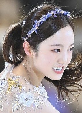 ソファーで愛犬とくつろぐ本田真凜に 可愛いの大渋滞 癒やされる時間 足の 傷跡 心配する声も 中日スポーツ 東京中日スポーツ