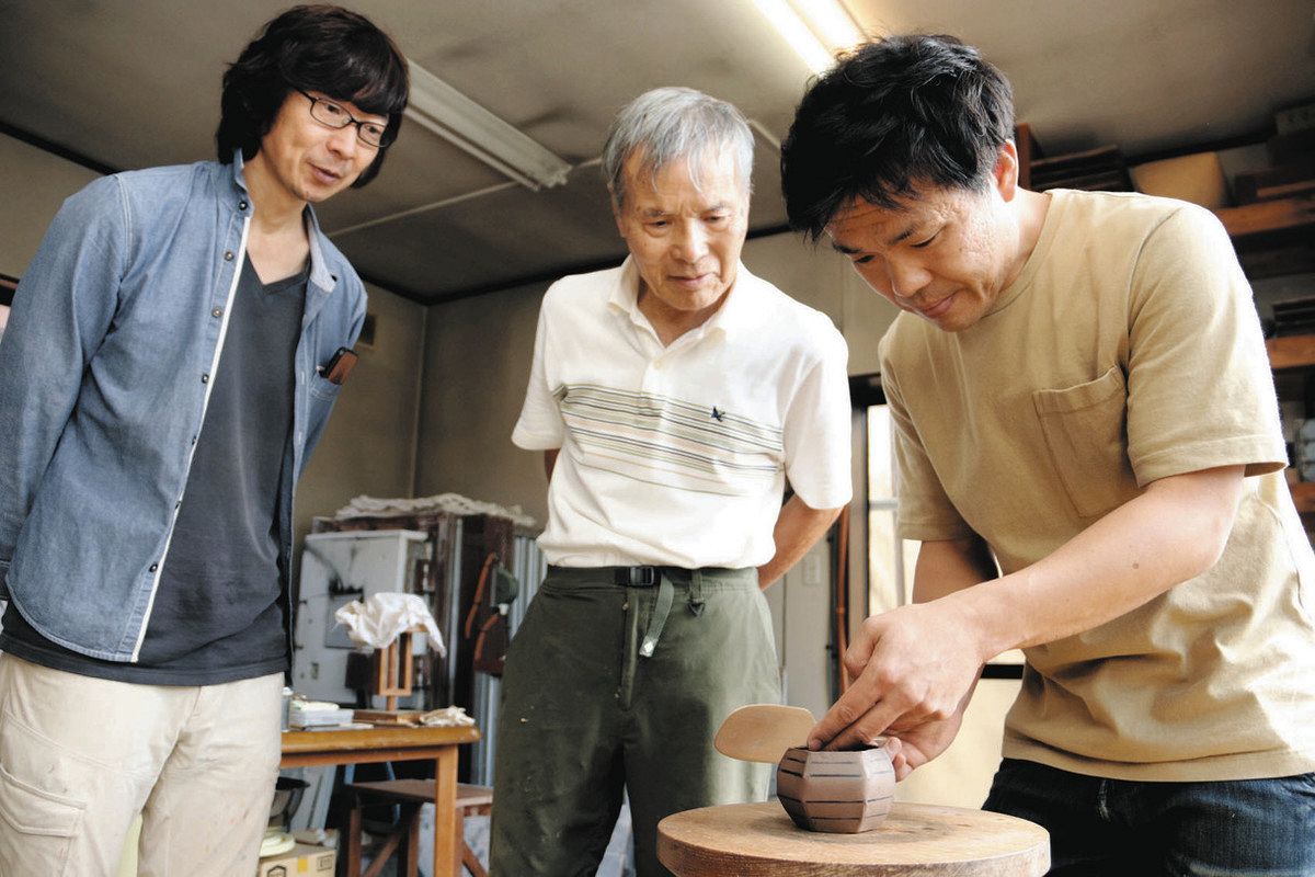パンパン製法習得へ修業中 26日から常滑のイベントで陶芸作家3人が披露