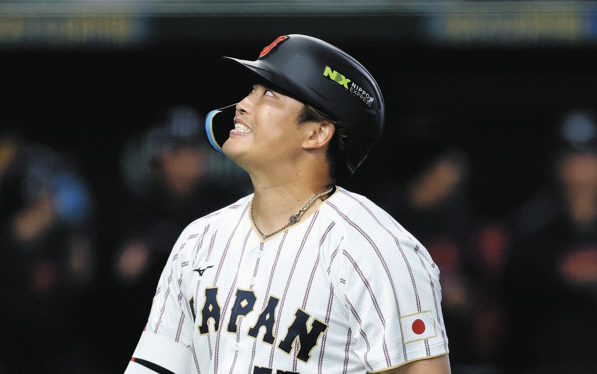 WBC】侍ジャパン・村上宗隆、見逃し三振にぶぜん 高め直球がストライク