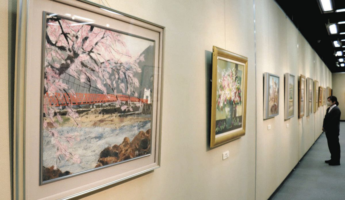 和紙ちぎり絵で魅力感じて 美濃和紙の里会館で「全国作家展」：中日新聞Web