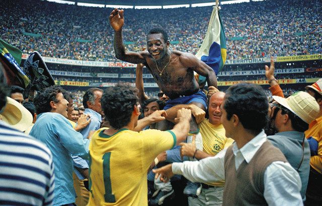 王様」世界を変えた、史上唯一W杯3度V ペレさん死去：中日新聞Web