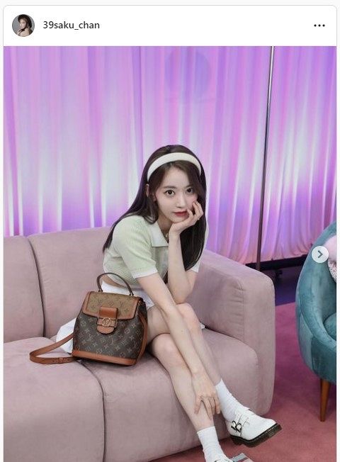 宮脇咲良 250221 Instagram update - 這套真的好漂亮🖤🤍 HOT美神宮脇咲良