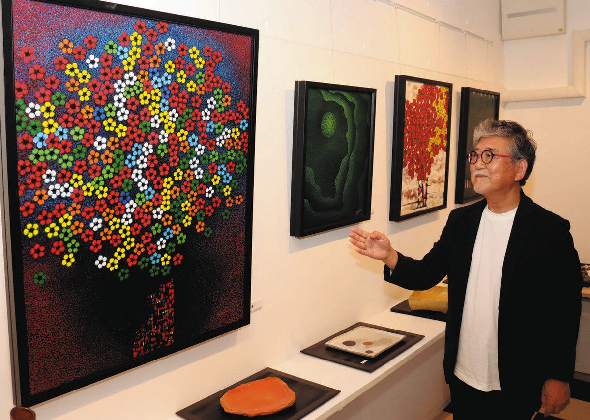 2年以上かけた心象画「華」 浜松の田代さん個展、遊陶作品も：中日