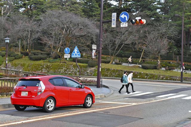 広坂北の信号今月廃止 通行量減り一時停止標識に変更 北陸中日新聞web