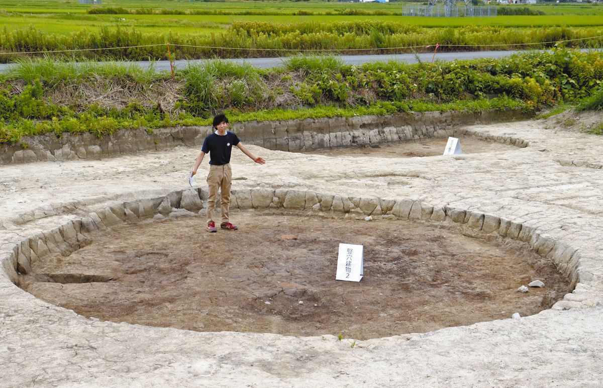 妻の作った　古物のガーランド　古墳時代末期のイメージ 滋賀県高島市の上御殿遺跡から県内最古級の鍛冶跡か 弥生後期～古墳