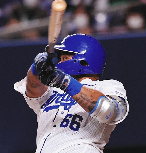 中日 ビシエドが右前に勝ち越し適時打 中日スポーツ 東京中日スポーツ 中日 ビシエドが右前に勝ち越し適時打 中日スポーツ 東京中日スポーツ