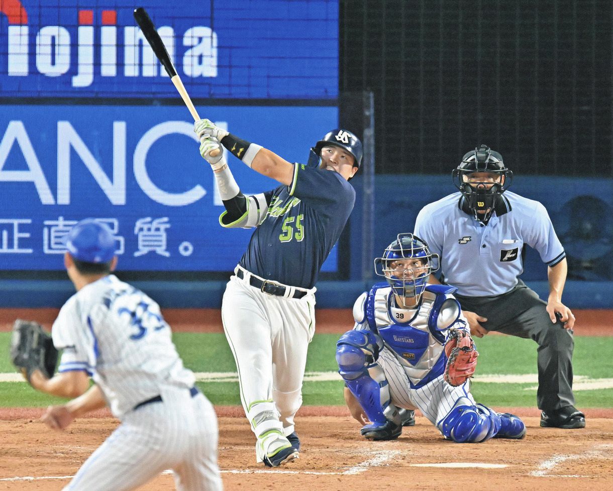 村神様 衝撃2発で ハマスタ神話 を破壊 すごく熱い試合 Denaと5ゲーム差に ヤクルト 中日スポーツ 東京中日スポーツ