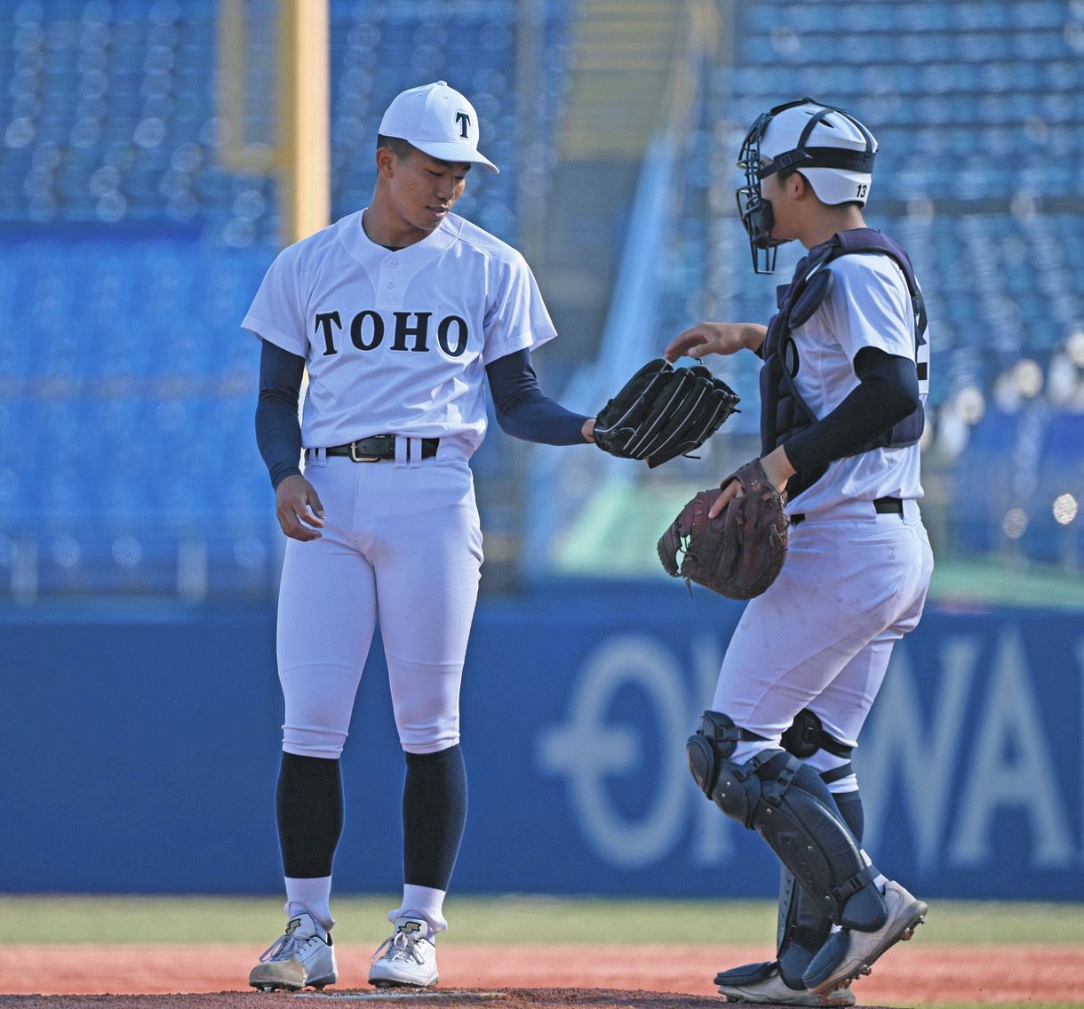 東邦は大阪桐蔭に大敗 プロ注目149キロ右腕の宮国は5回6失点…ホロ苦の